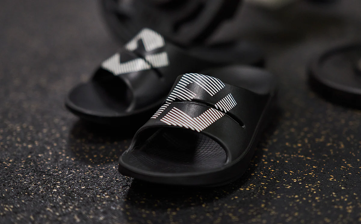 FJ X OOFOS Men's OOahh Sport Slide Sandal - Black - Image 8