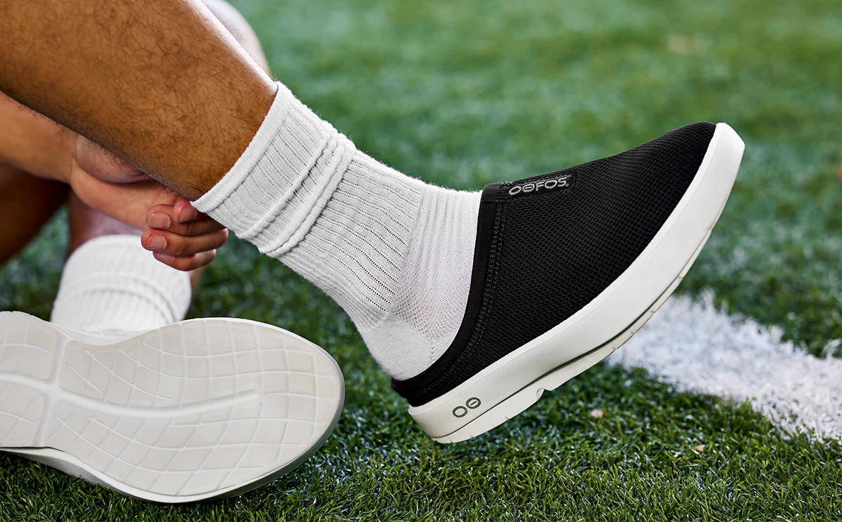 Men's OOcoozie Sport Mule - White Black - Image 9
