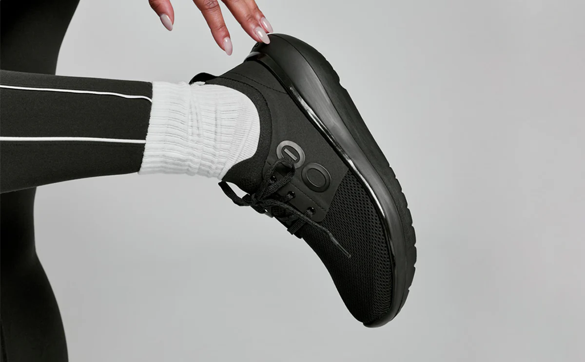 Women's OOmy Stride - Black - Image 9